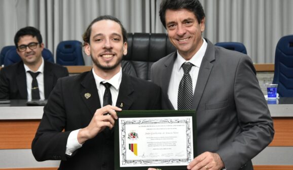 A Câmara Municipal de Barretos realizou sessão solene na noite de quinta-feira (18), em comemoração ao Dia do DeMolay no município.