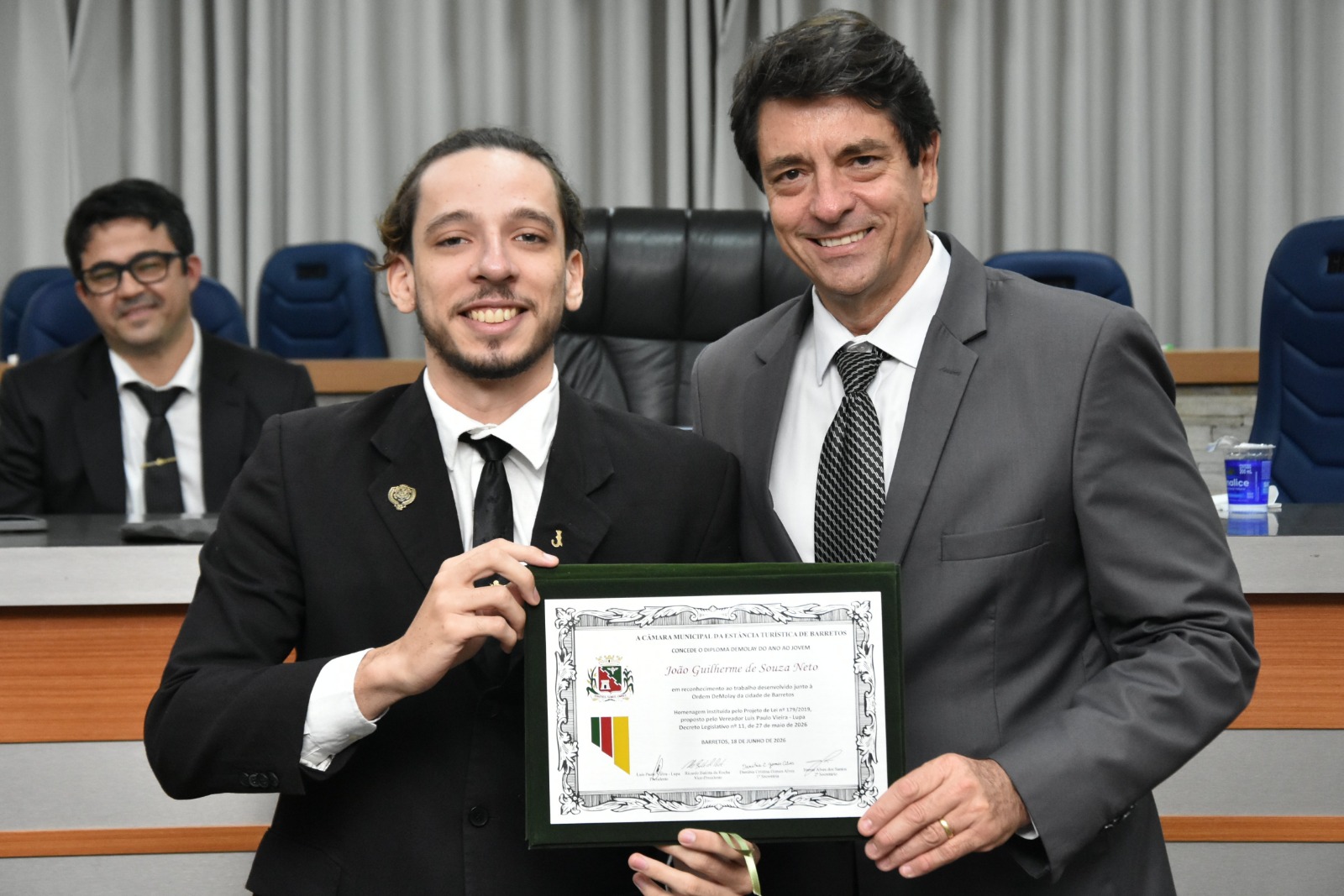 Jovem recebe Diploma de DeMolay do Ano na Câmara