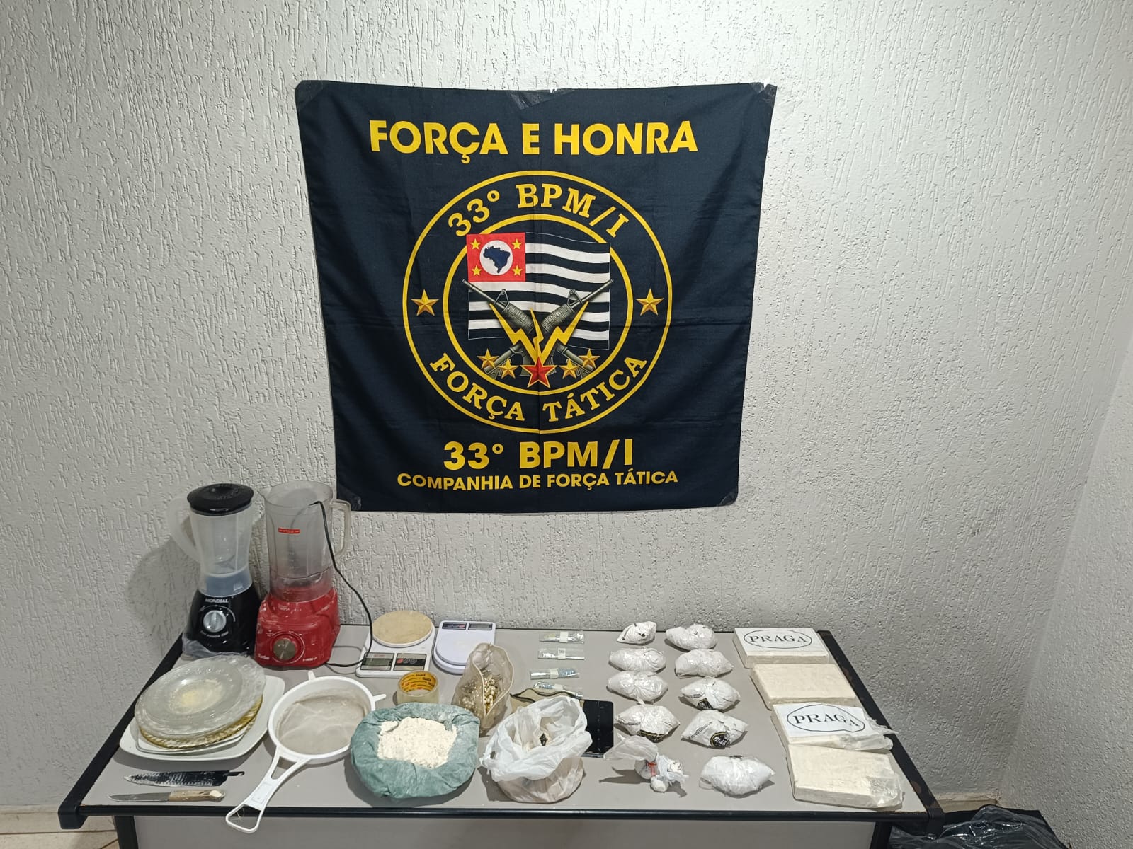 Polícia Militar detém aposentado por tráfico e apreende mais de 6 kg de drogas