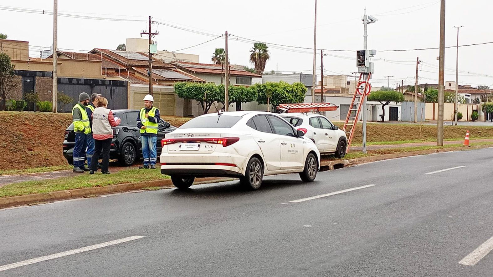 Ipem verifica e aprova radar em avenida 