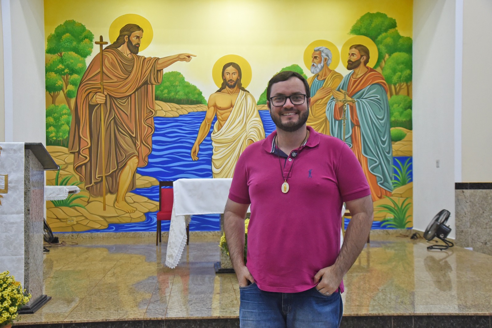 Nova pintura no presbitério marca reta final da Festa de São João Batista