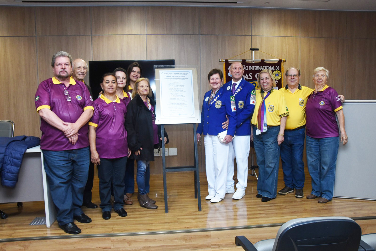 Clube de Serviço doa equipamento ao Hospital de Amor