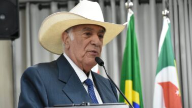 Deputado federal recebe título de Cidadão Honorário de Barretos