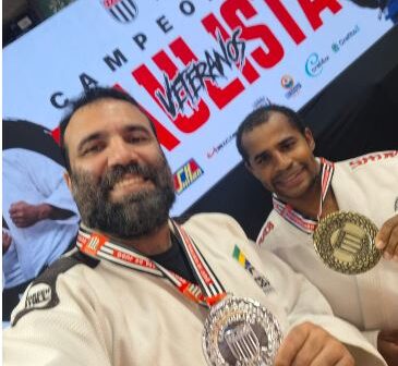 O judô de Barretos conquistou bons resultados no Campeonato Paulista de Judô Veteranos, realizado no último sábado (27), em Suzano.