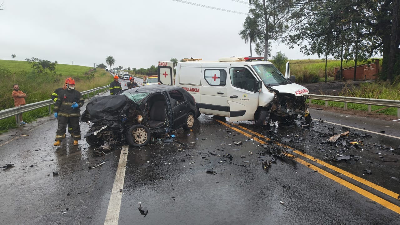 Colisão envolvendo ambulância e carro causa morte na Assis Chateaubriand