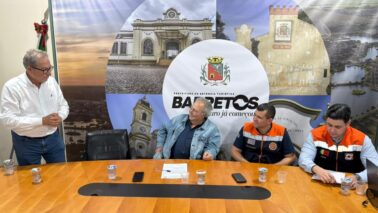 Prefeito Odair, vice Mussa, capitão Maxwel e o secretário Igor em reunião no gabinete (Foto: Nivaldo Júnior) Ações de prevenção às queimadas são debatidas com Defesa Civil do Estado