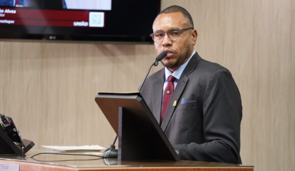 Vereador cobra melhorias urgentes em unidades de saúde em bairros