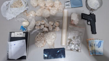 Polícia Militar detém suspeito e apreende mais de meio quilo de drogas (Foto: O Diário de Barretos)
