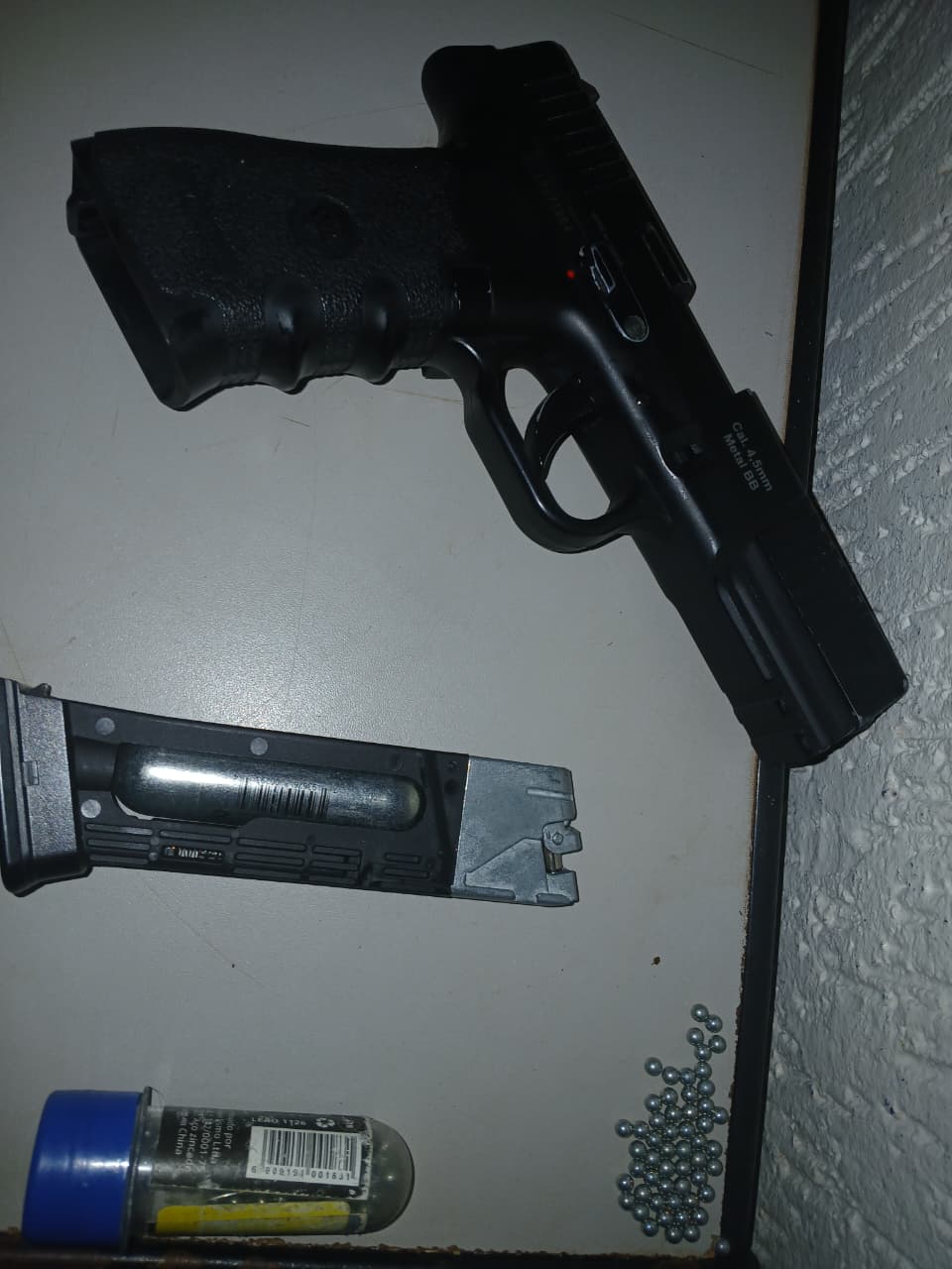 Motorista é denunciado após apontar replica de pistola em rodovia