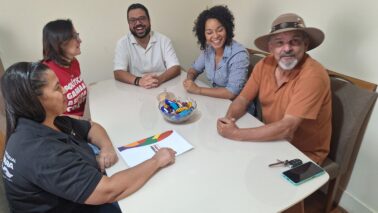 A cidade de Barretos recebeu neste sábado (4), a visita da deputada estadual, Thaynara Faria (PT) que  cumpriu  agenda na cidade. A  deputada petista de Araraquara, antes chegar em Barretos participou de  reunião com lideranças
