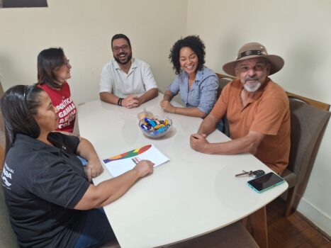 A cidade de Barretos recebeu neste sábado (4), a visita da deputada estadual, Thaynara Faria (PT) que  cumpriu  agenda na cidade. A  deputada petista de Araraquara, antes chegar em Barretos participou de  reunião com lideranças