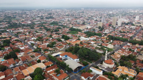 BARRETOS: Defesa Civil paulista diz que cenário é resultado de bloqueio atmosférico que atinge também outras regiões (Foto: Leandro Campos)