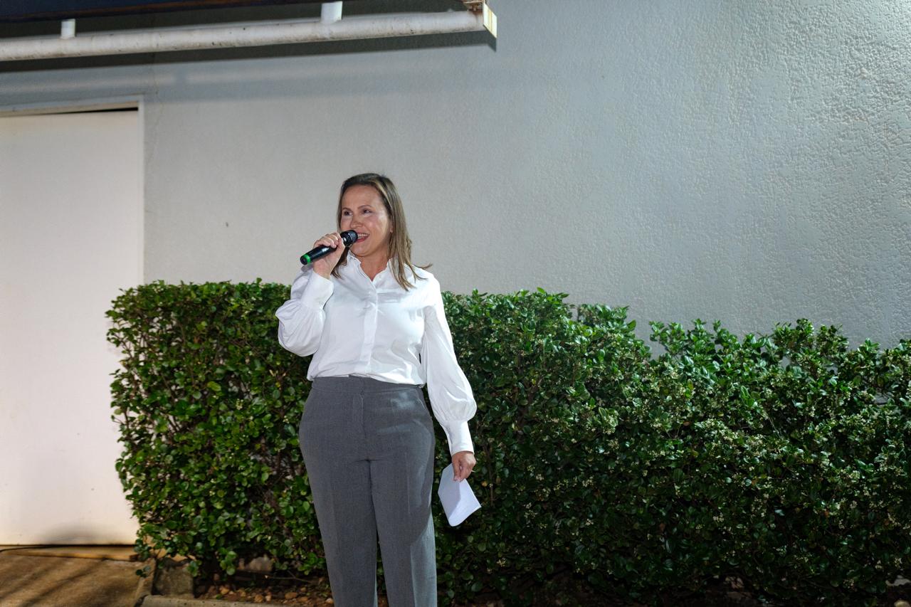 Ex-prefeita oficializa pré-candidatura a deputada estadual
