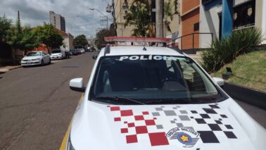 Homem é detido pela PM após furtar bolsa de aposentada em igreja (Foto: O Diário de Barretos)