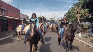 Cavalgada resgata a tradição caipira em Barretos (Foto: O Diário de Barretos)