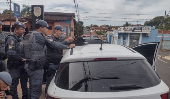 Criminosos são detidos pela PM após tentativa de estelionato em Barretos (Foto: O Diário de Barretos)
