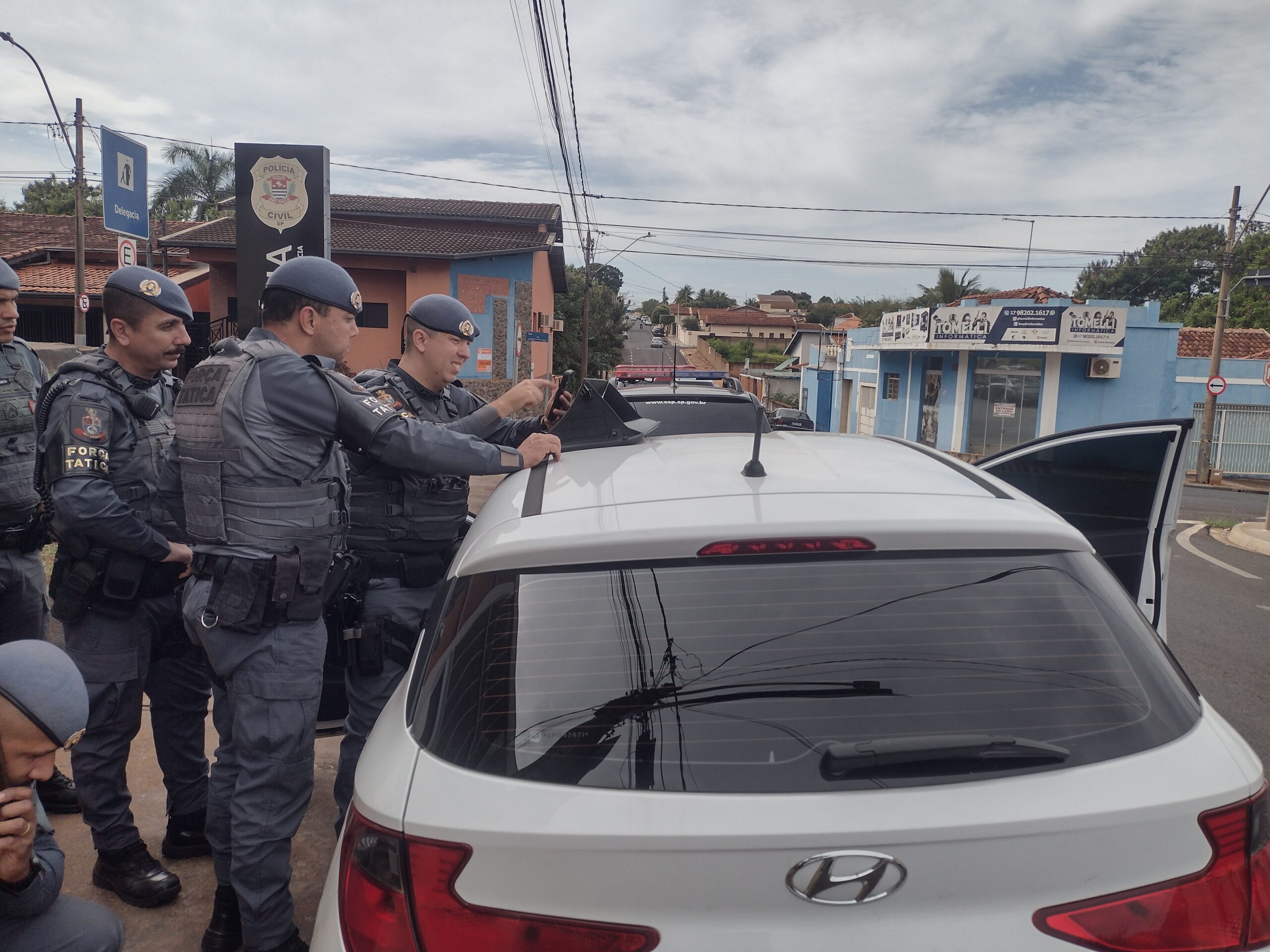 Criminosos são detidos pela PM após tentativa de estelionato em Barretos