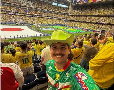 Jornalista barretense acompanha vitória do Brasil com a camisa do BEC