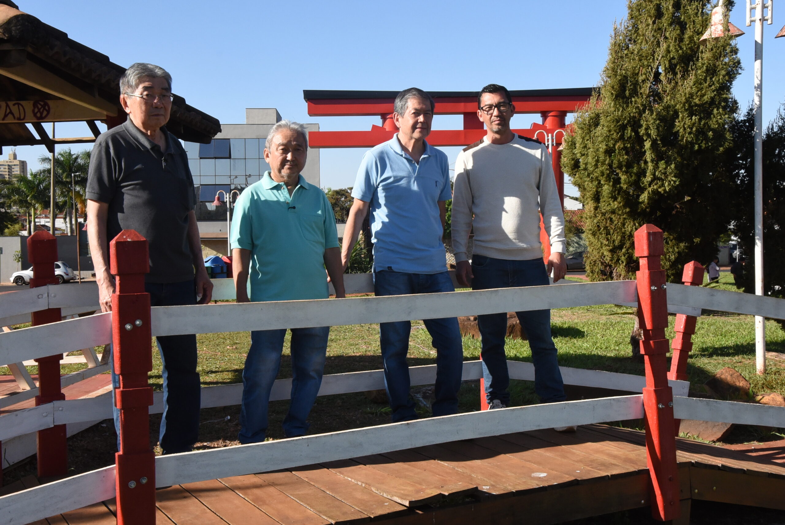 Festa e descerramento de placa movimentam comunidade japonesa