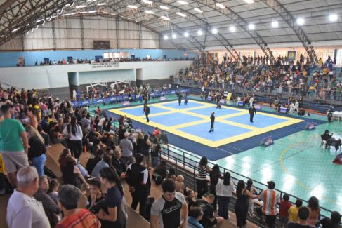 Campeonato reuniu grande público no ginásio barretense