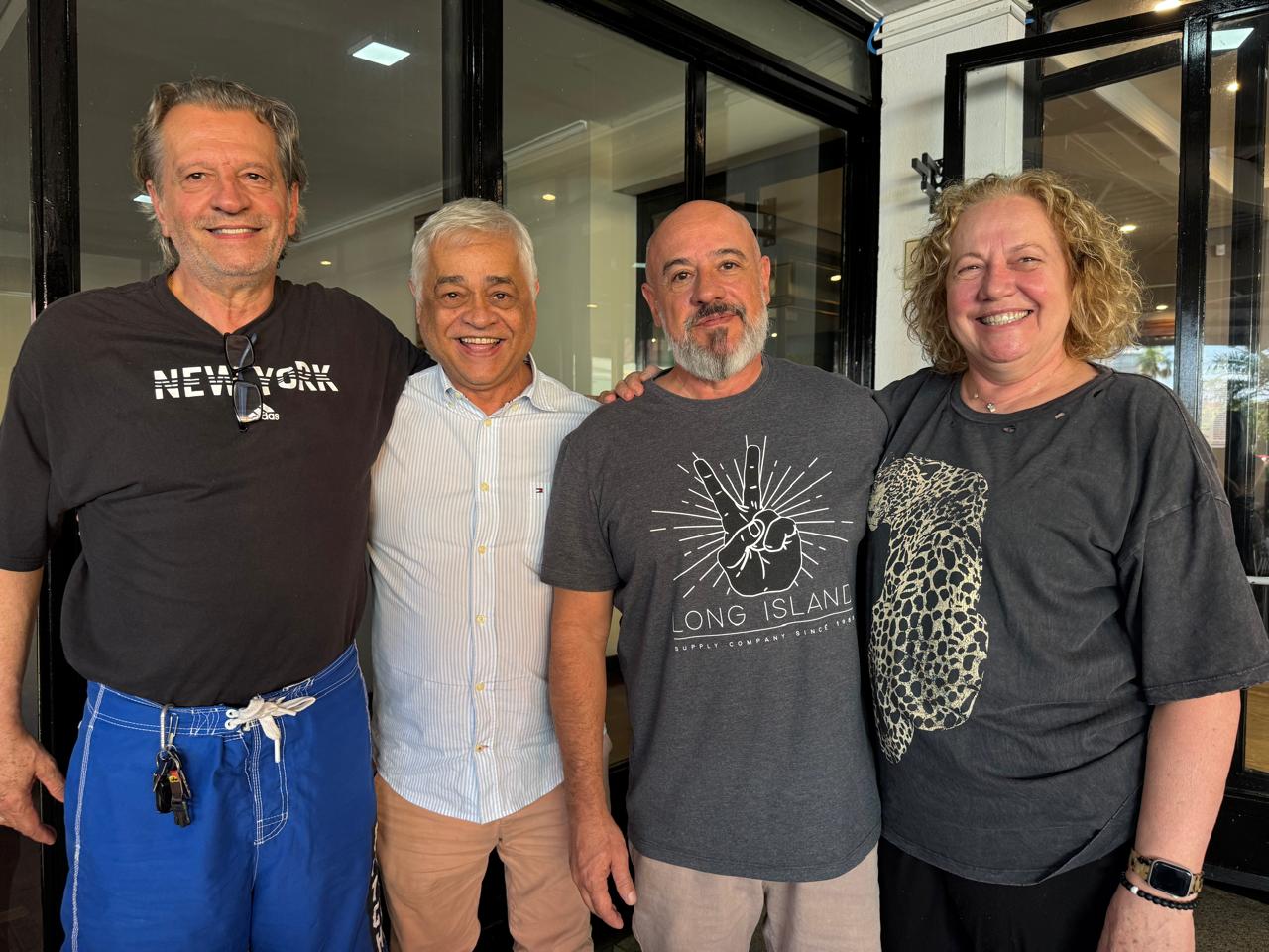 Paulinho Pinduca, Luely e Dudu Flosi estiveram com o acadêmico Luiz Antônio Monteiro