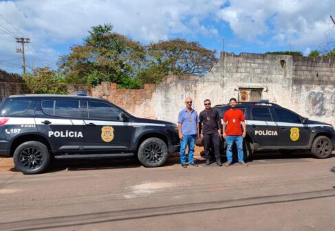 A Seccional de Polícia Civil de Barretos recebeu nesta terça (7) a visita dos investigadores Uilquer Santos de Oliveira e Euler David Santos, integrantes do DAP/DPCRM – 2ª Equipe Técnica de Engenharia Civil