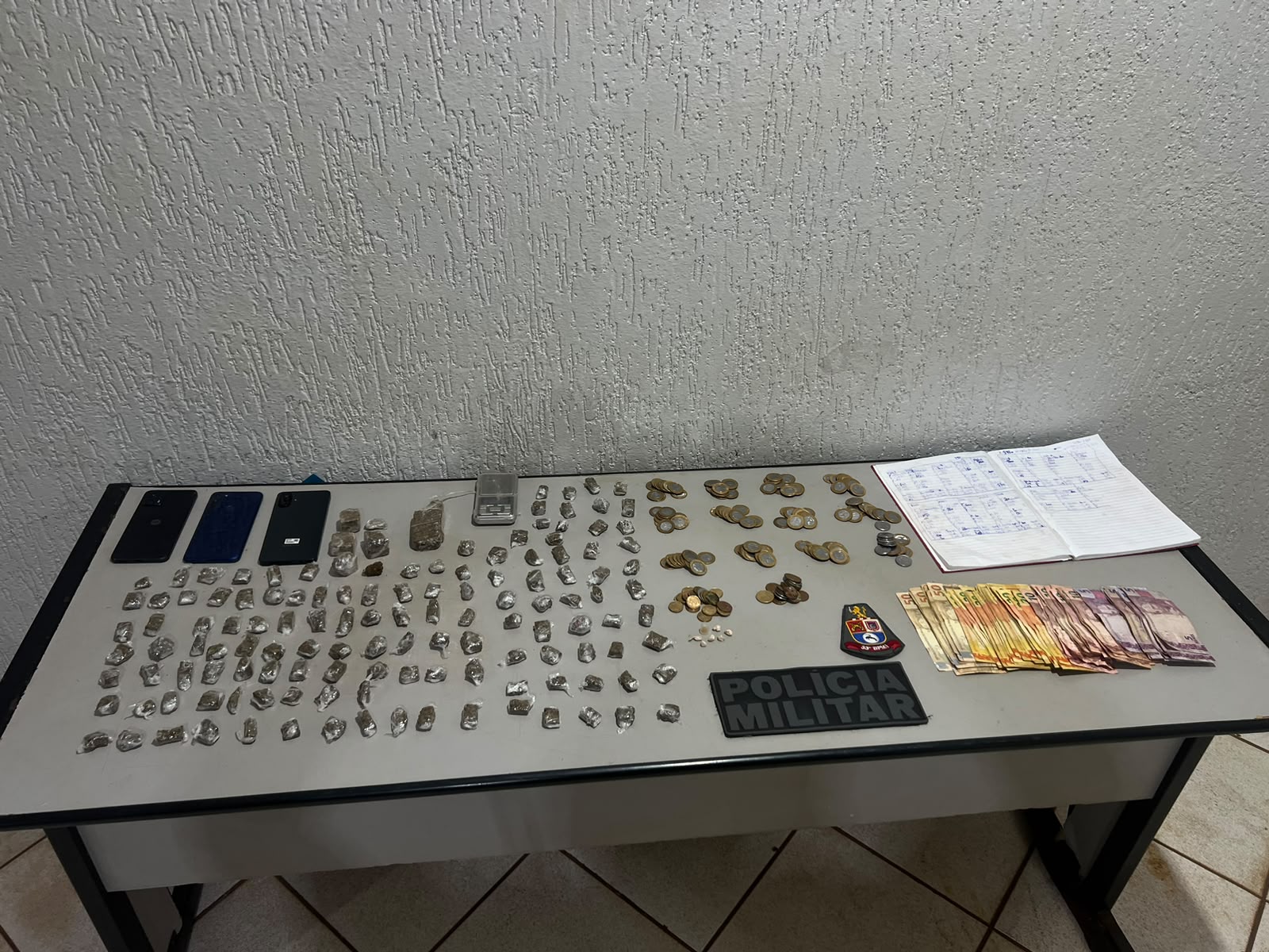 Casal é detido pela PM por tráfico de entorpecente