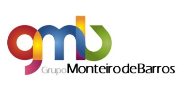As emissoras do GMB (Grupo Monteiro de Barros) transmitem neste domingo (19), a festa de encerramento da Copa do Mundo 2026 que acontece a partir das 14h30, no MetLife Stadium, em Nova Jersey.