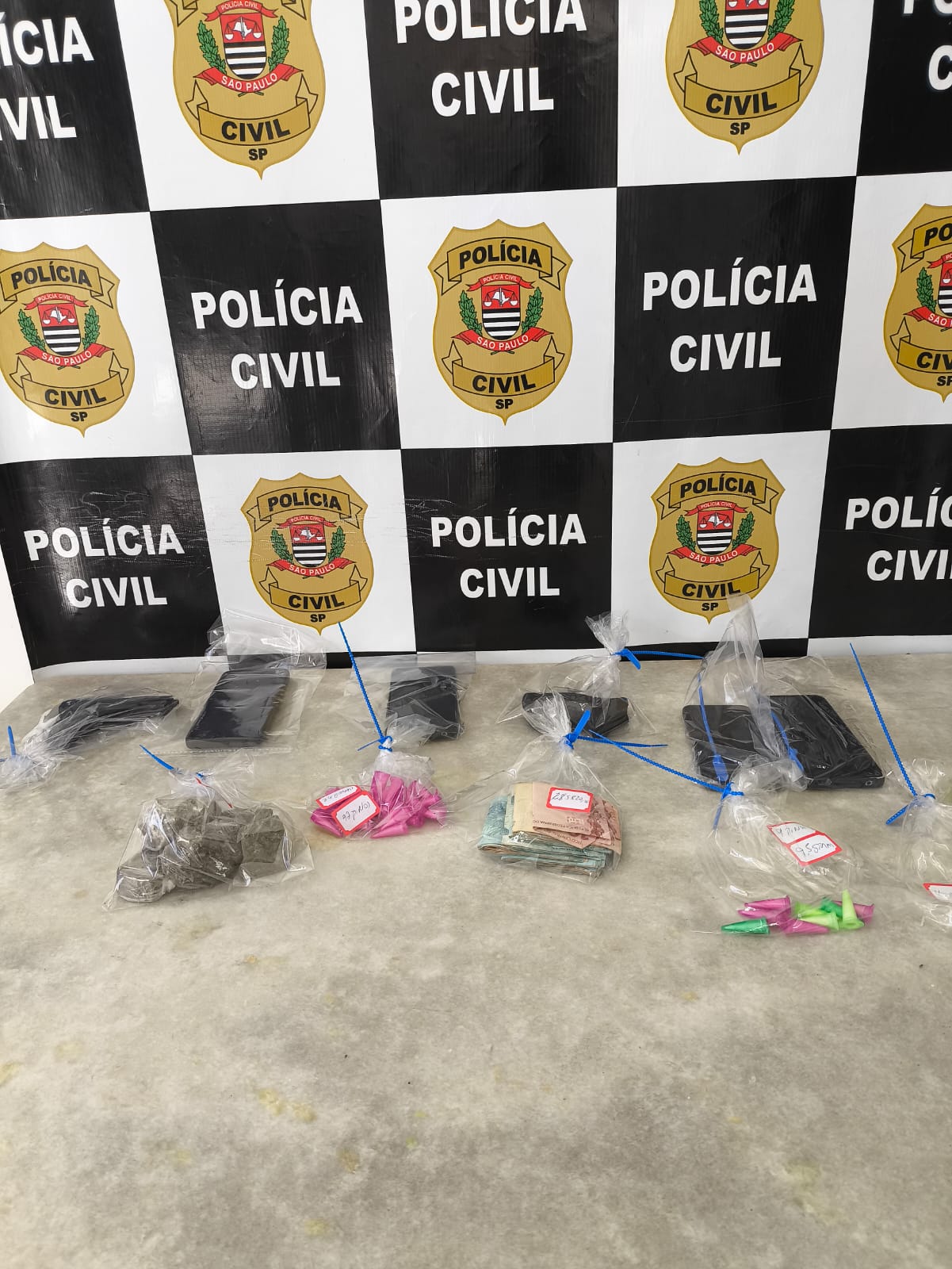 Operação da Polícia Civil culmina com prisão de suspeitos e apreensão de drogas