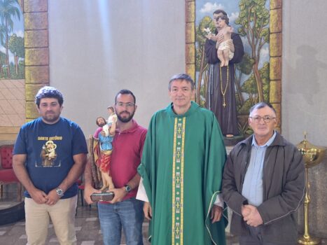 A comunidade católica da Paróquia Santo Antônio de Pádua divulgou convite para todos os proprietários de motos, triciclos, carros, caminhões, ônibus e outros veículos de locomoção participarem da carreata de São Cristóvão neste sábado (25).