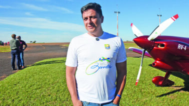 Campeonato de acrobacias aéreas reúne pilotos em Barretos