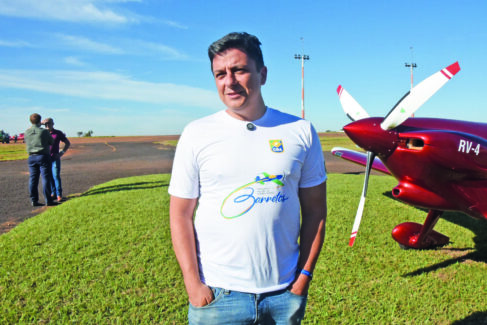 Campeonato de acrobacias aéreas reúne pilotos em Barretos