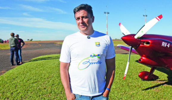 Campeonato de acrobacias aéreas reúne pilotos em Barretos