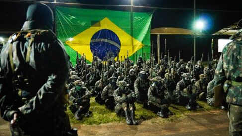 Os atiradores do Tiro de Guerra 02-005, de Barretos, participaram, no fim de semana, da Operação Bandeirantes, que contou com a participação de 97 jovens da turma de instrução de 2026.