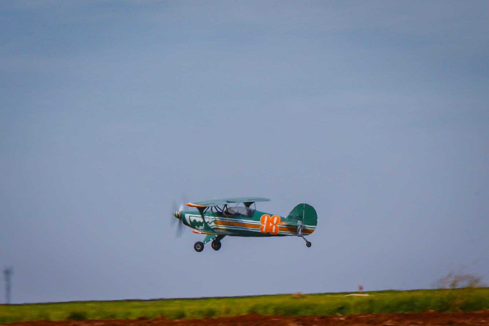 Mau tempo adia provas de acrobacia aérea nesta sexta-feira