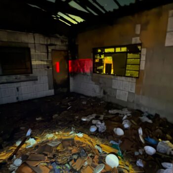 Incêndio em residência abandonada mobiliza Corpo de Bombeiros (Foto: O Diário de Barretos)