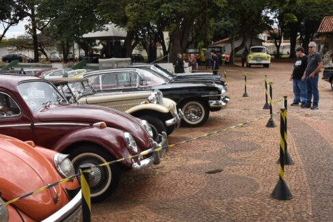 Encontro de carros antigos termina neste domingo no Recinto