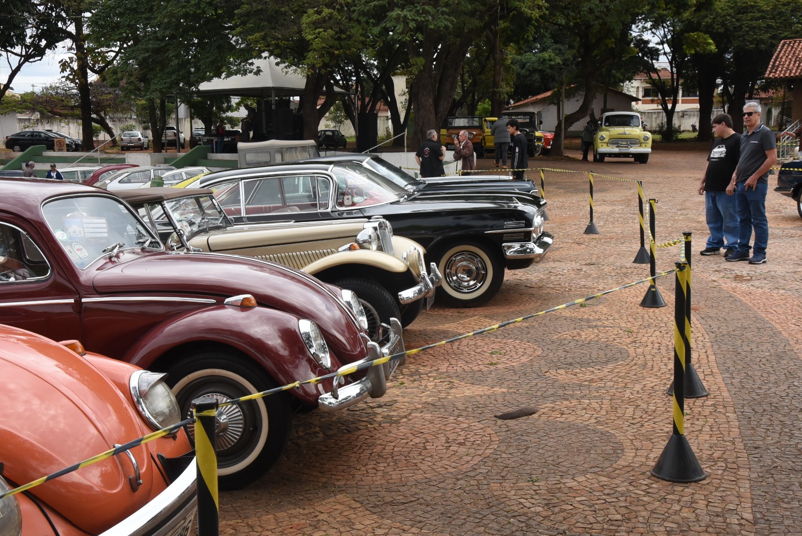 Encontro de carros antigos termina neste domingo no Recinto