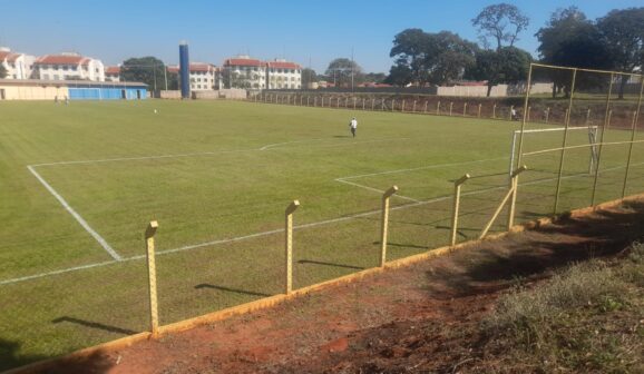 O Campeonato Amador Varzeano tem início neste domingo (26), com a realização de 11 jogos na fase única da competição com as equipes divididas em três grupos com dois com 9 equipes e um com 8 oito