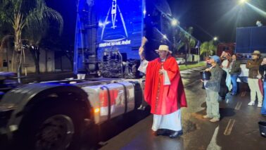 A tradicional Carreata de São Cristóvão foi realizada na noite deste  sábado ( 25), na cidade de Barretos. Após sair da Região dos Lagos, a carreata seguiu pelas principais ruas e avenidas da cidade com a participação de centenas de carros, motos, bicicletas, caminhonetes e  caminhões. 