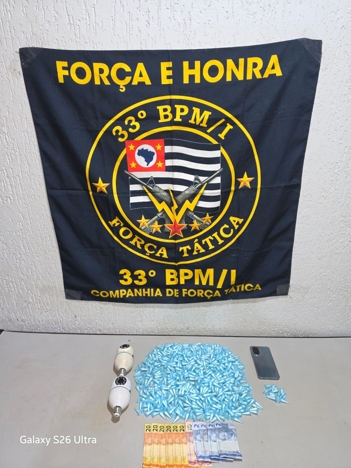 Polícia Militar detém mulher e apreende mais de meio quilo de cocaína