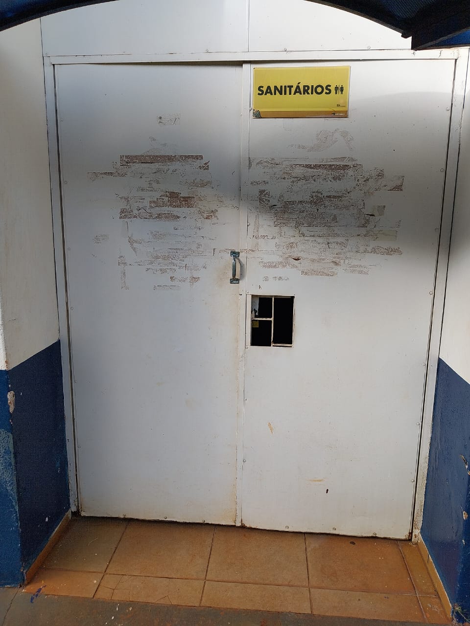 Vandalismo fecha banheiros do Bom Prato