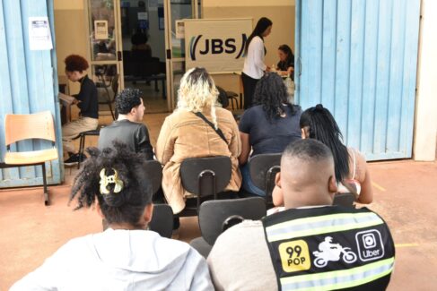 A Prefeitura da Estância Turística de Barretos realizou, na quinta-feira (30), mais uma edição do Feirão de Empregos.