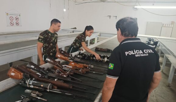 Polícia encaminha armas de fogo apreendidas para destruição junto ao Exército (Foto: O Diário de Barretos)