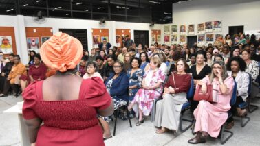 Casa da Mulher homenageia voluntárias e parceiros