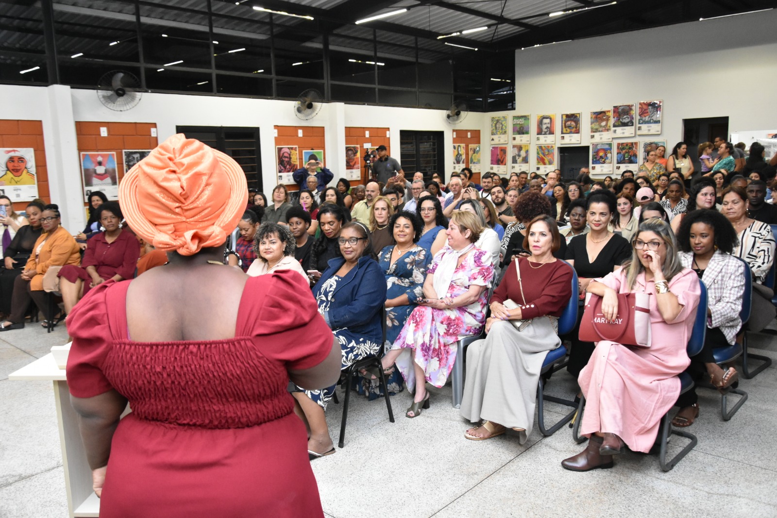 Casa da Mulher homenageia voluntárias e parceiros