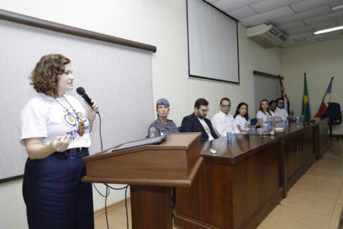 Projeto une educação e prevenção à violência doméstica