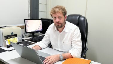 O advogado Caio Cesar Ramiro da Silva assumiu, na quinta-feira (2), o cargo de secretário municipal de Negócios Jurídicos da Prefeitura da Estância Turística de Barretos.