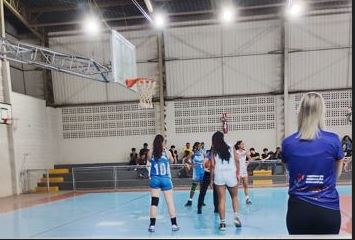 As meninas da categoria Sub-15 do Instituto APAB Barretos/Unifeb estreiaram nos 68º Jogos Regionais de Barretos com vitória sobre Sertãozinho por 75 a 42. A partida aconteceu no Cemep América e foi acompanhada por um bom público.