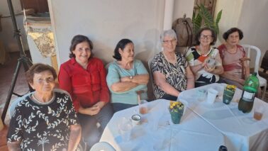 Leonor, Ana Lúcia, Diná, Leny, Evídia e Cleusa participaram da celebração dos 90 anos da professora Nilza Flosi Gomes comemorado no final do mês de maio